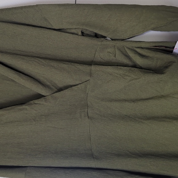 Never worn wrap midi wrap dress - Picture 3 of 3